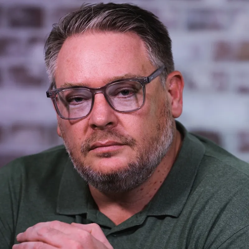 Richard JVVuuren Headshot