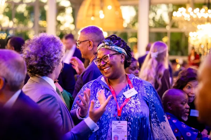 Delegates networking at the ESNAD Dinner