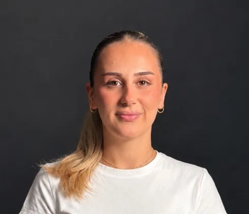 Hind Awsi Headshot