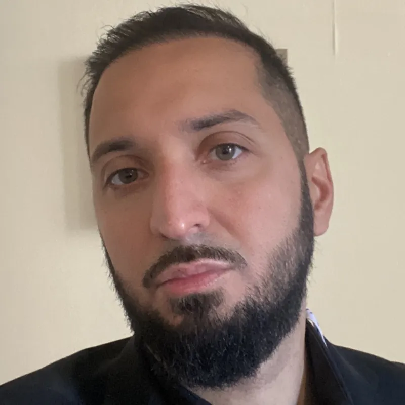 Ali Ahmad Headshot